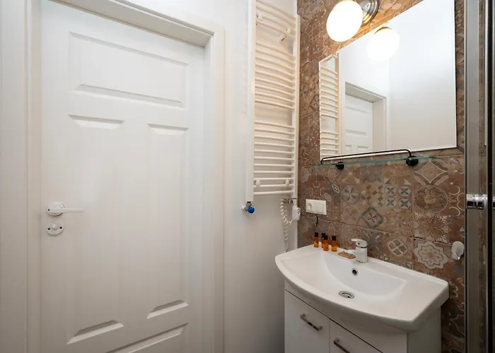 Polesie Charming By Bookinghost 罗兹